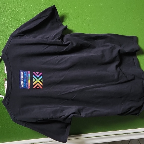 Overwatch League Pride tee LG - Picture 3 of 3